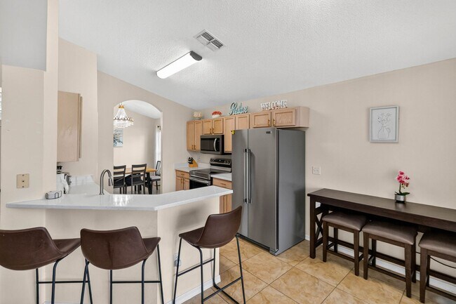 Building Photo - 1550 Casterton Cir
