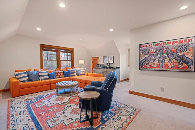 Building Photo - 20 Yellow Birch Cir