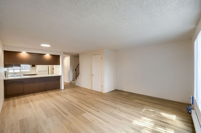 Building Photo - 6931 Rainier Dr