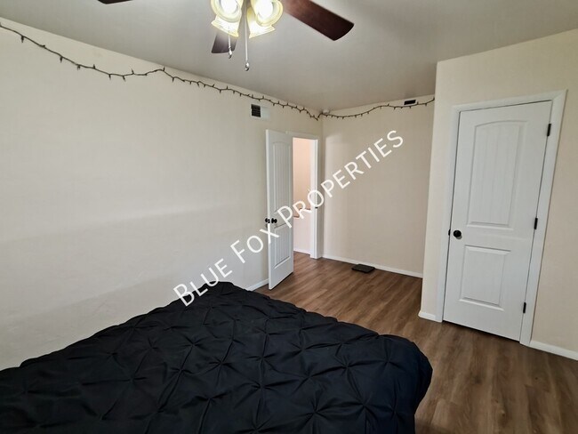 Building Photo - 6666 East Calle Alegria