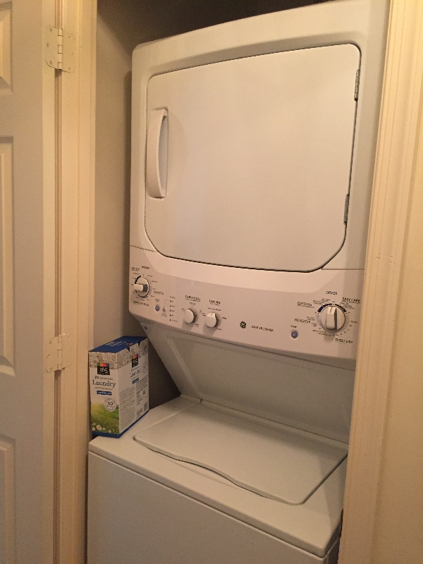 Building Photo - 1160 N Quincy St