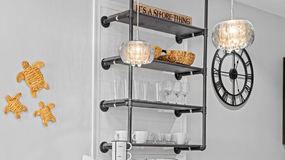 Building Photo - 810 Asbury Ave