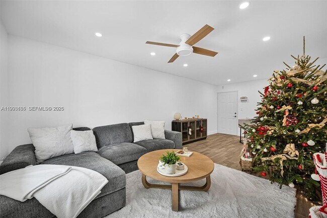 Building Photo - 8609 SW 68th Ct