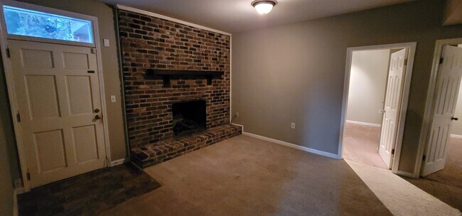 Building Photo - 2592 Clairmont Rd NE