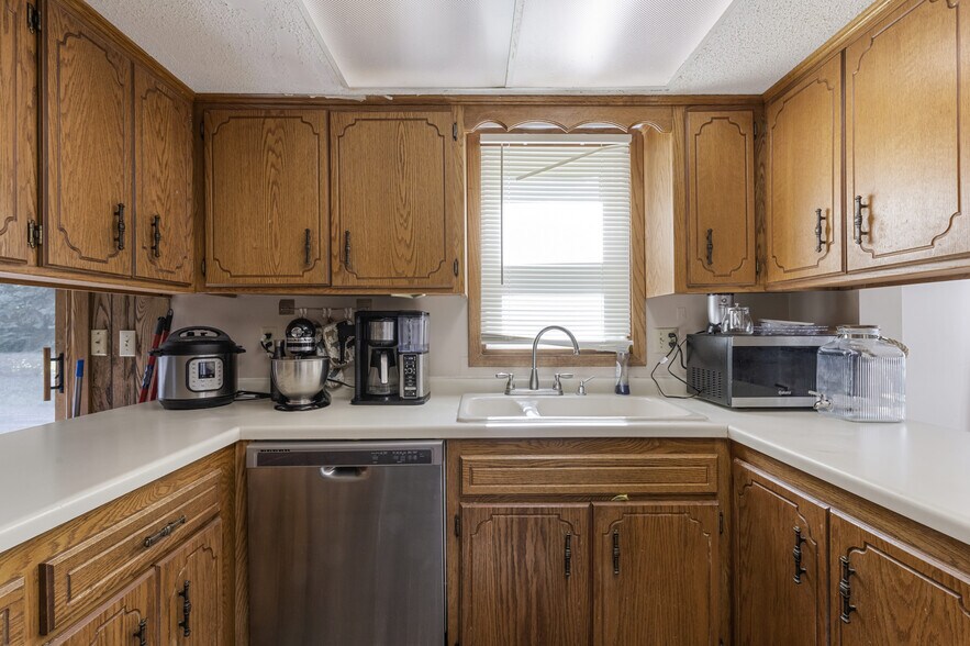 Building Photo - 12131 62nd Ave N