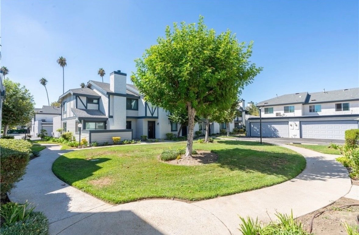 Building Photo - 19221 Sherman Way