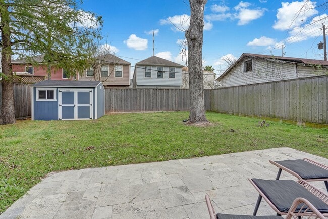 Building Photo - 1004 Lawrence St