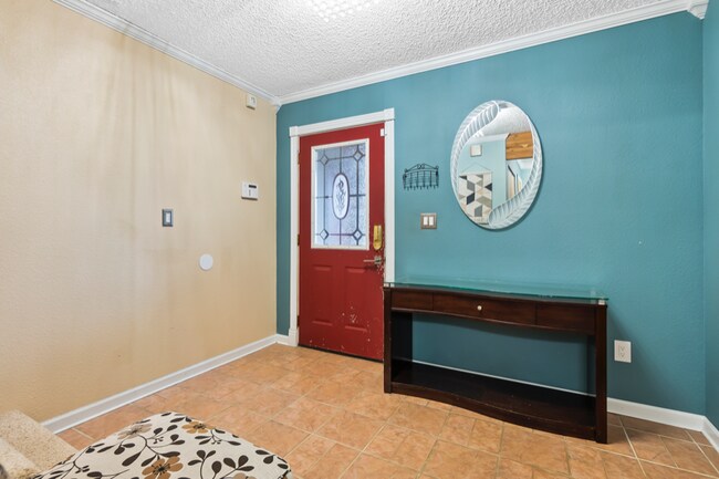 Building Photo - 16131 Black Bear Dr