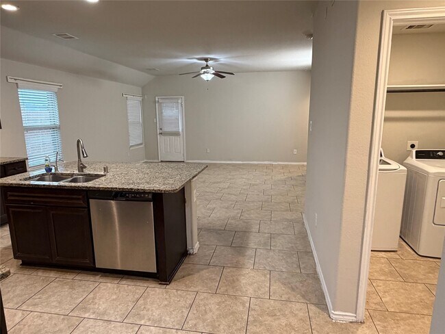 Building Photo - 24307 Hampton Terrace Ln