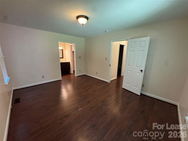 Building Photo - 219 Larkfield Rd