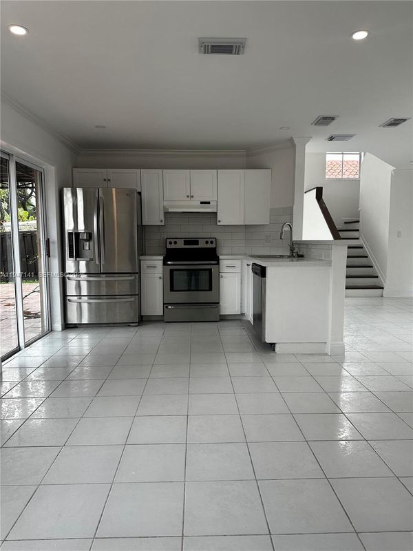 Building Photo - 8417 NW 1st Terrace