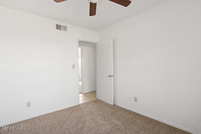 Building Photo - 2117 Anise Dr