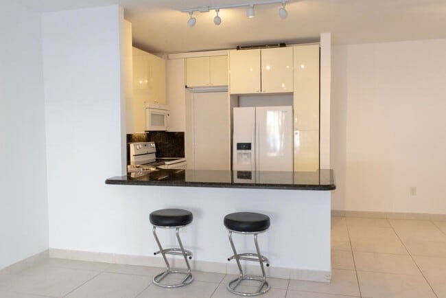 Building Photo - 50 SW 3rd Ave