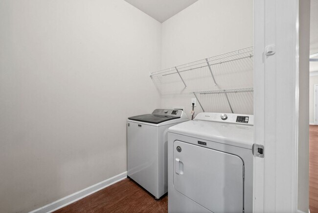 Building Photo - 3722 Pelham Wood Dr
