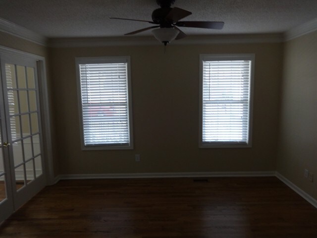 Building Photo - 4041 Mount Vernon Drive