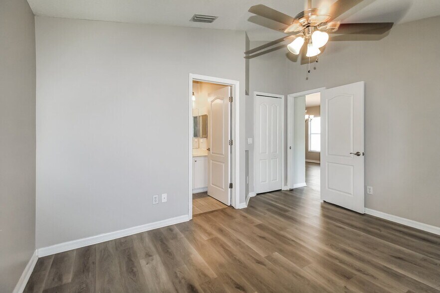 Building Photo - 18032 Birdwater Dr