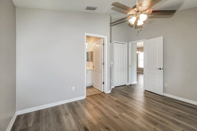 Building Photo - 18032 Birdwater Dr