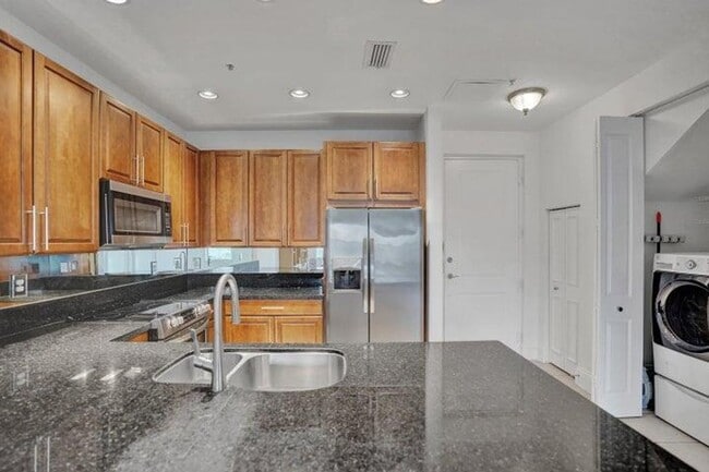 Building Photo - 3120 E Latitude Cir