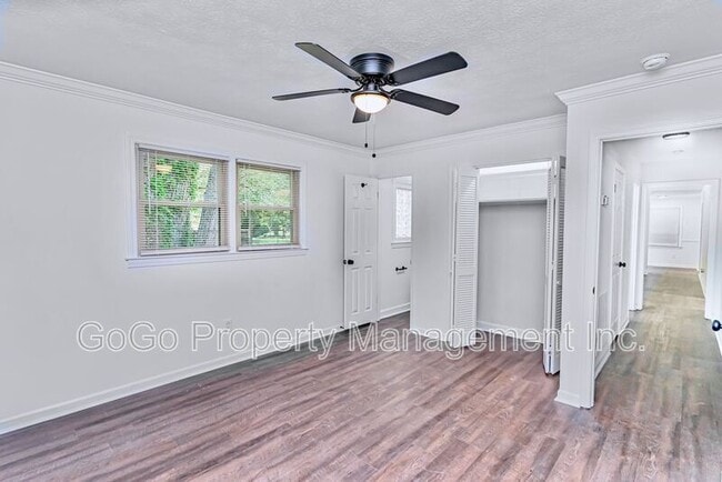 Building Photo - 200 Lanewood Dr