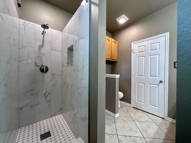 Building Photo - 4710 Sojourner St