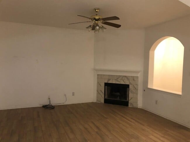 Building Photo - 713 Camino Alto Dr