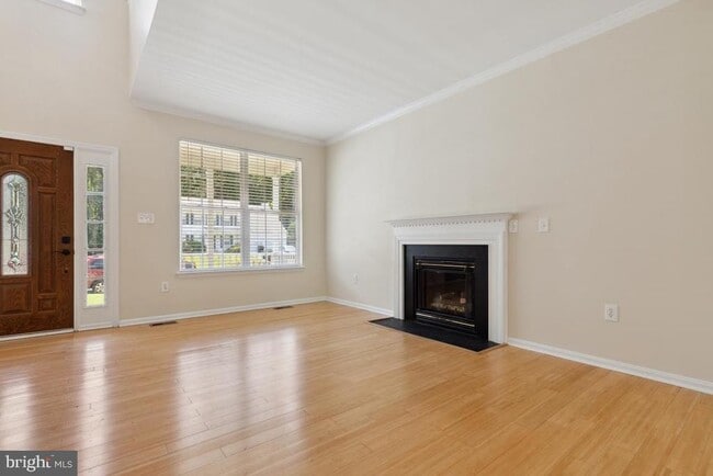 Building Photo - 6178 Oaklawn Ln
