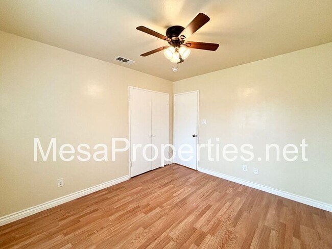 Building Photo - 17571 Deodar Ave