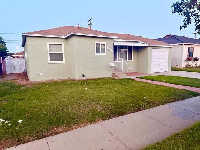 Building Photo - Remodeled 3 Bedroom Norwalk House For Rent!