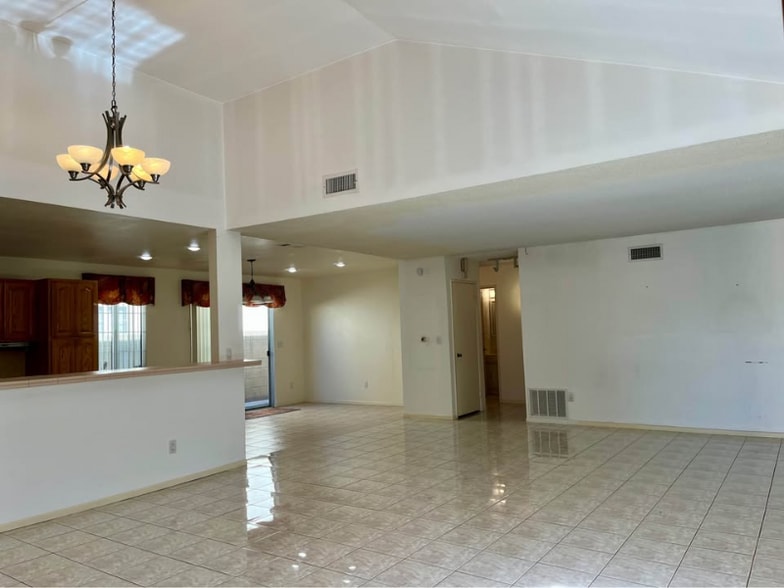 Building Photo - 2346 Seabright Ave