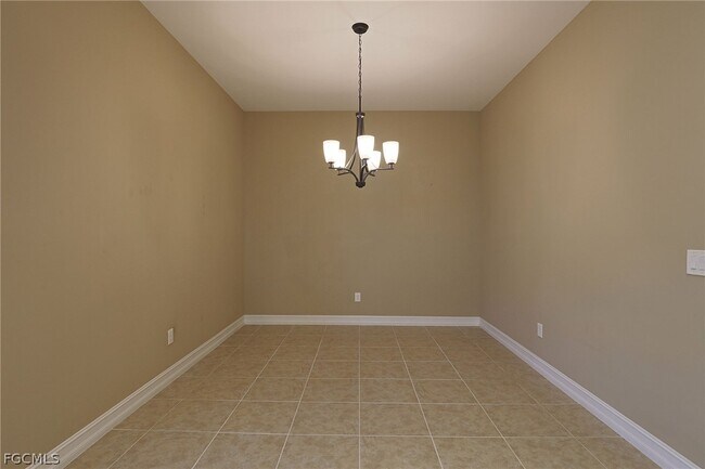 Building Photo - 8181 Venetian Pointe Dr