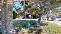 Building Photo - UPTOWN 3/BD 2/BA 1/CP WORKSHOP