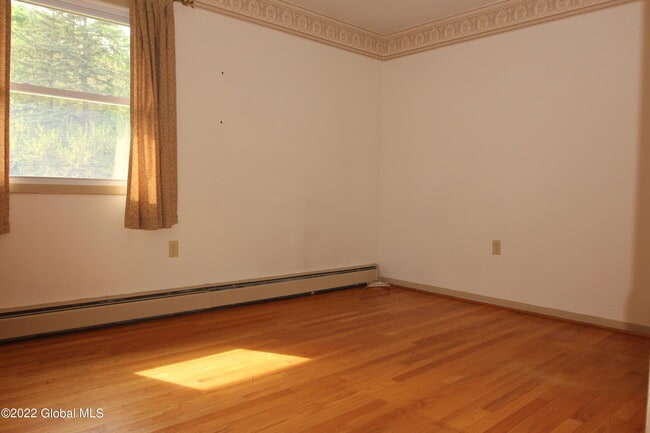 Building Photo - 73 Birchwood Ln