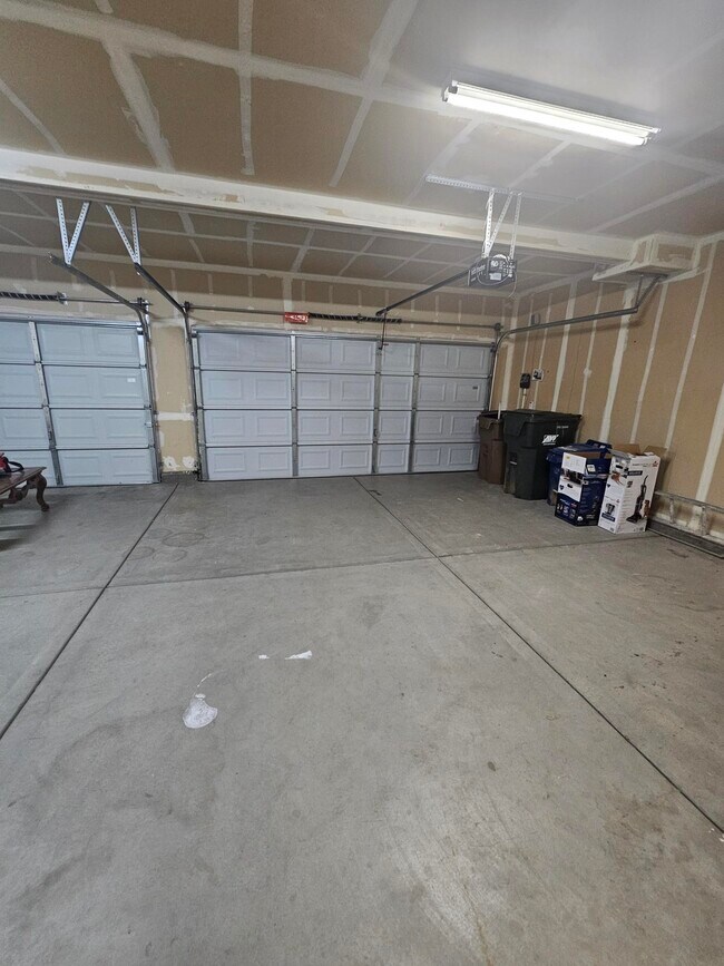 Building Photo - 3582 Mallard Way