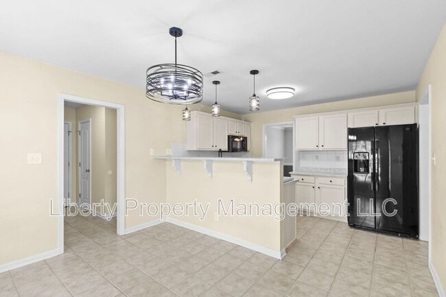Building Photo - 130 Breezewood Dr