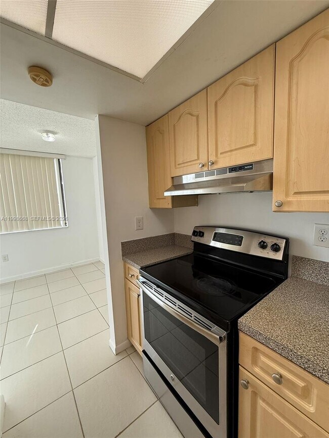 Building Photo - 8335 SW 152nd Ave