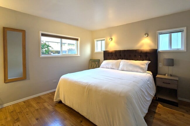 Building Photo - 3022 Federal Ave