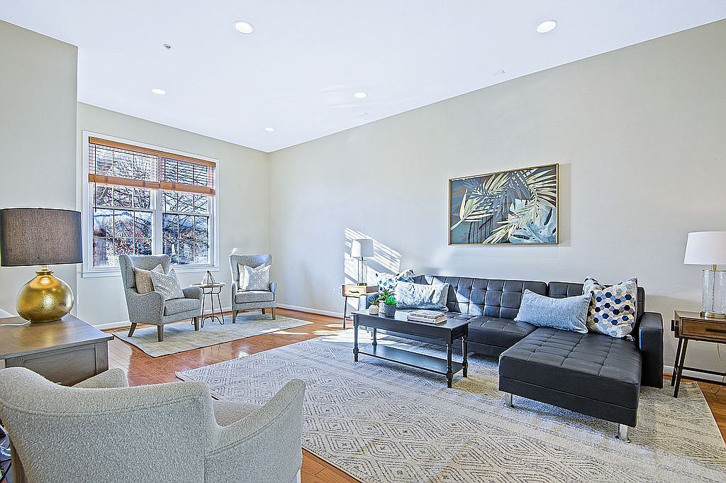 Building Photo - 2016 Fleet St