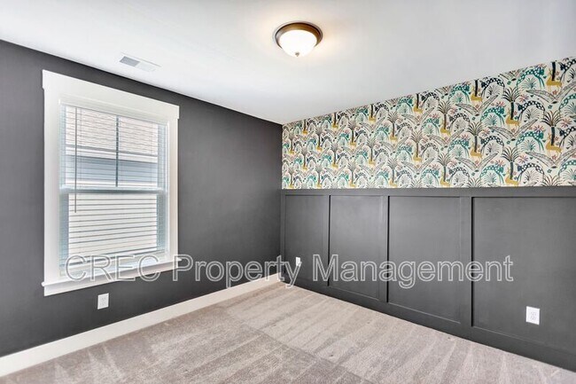 Building Photo - 3988 Hillyard St