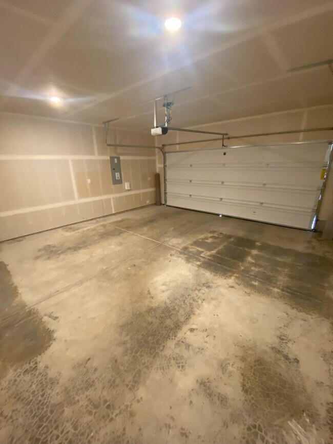 Building Photo - Spacious, modern 5-bed, 2.75-bath in sought-after Daisy Crossing Community in Sultan