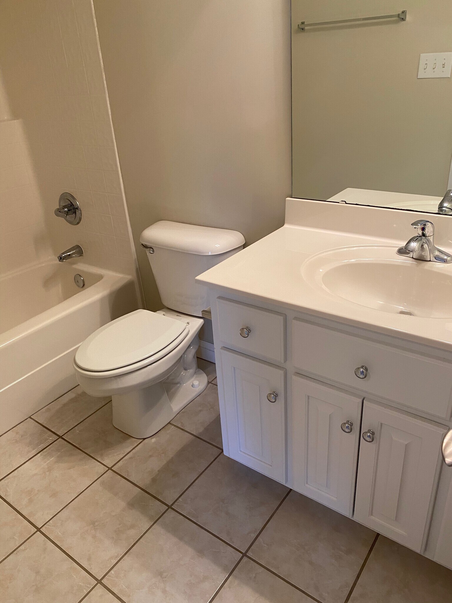 Building Photo - 4903 Pebble Beach Cir N
