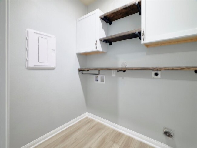 Building Photo - 8019 Vacek Meadows Loop