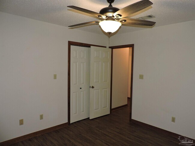 Building Photo - 3223 Windmill Cir