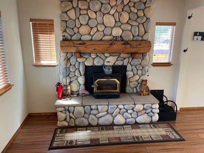 Building Photo - 1865 Grizzly Mountain Dr