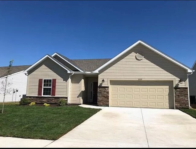 Building Photo - BRITTANY CHASE...3 Bedroom 2 bath