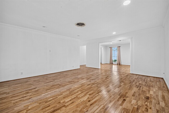 Building Photo - 5310 Indigo St