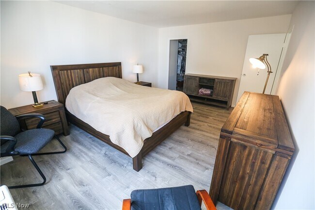 Building Photo - 12520 Edgewater Dr