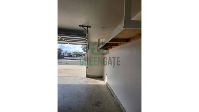 Building Photo - NOW AVAILABLE! Make this spacious 4 bedroo...