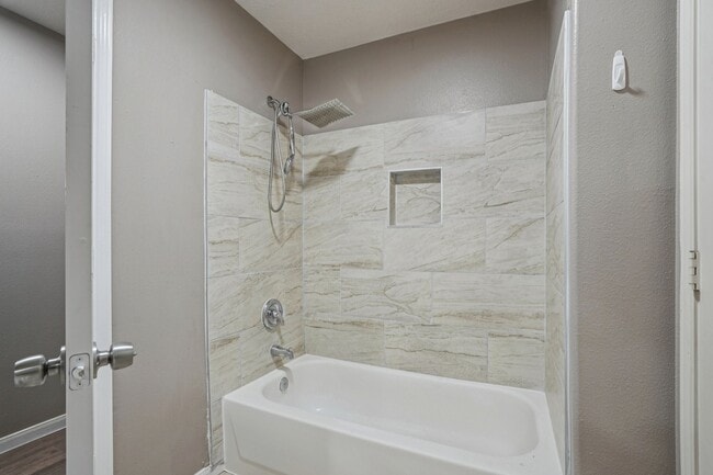 Building Photo - 100 Westpark Dr