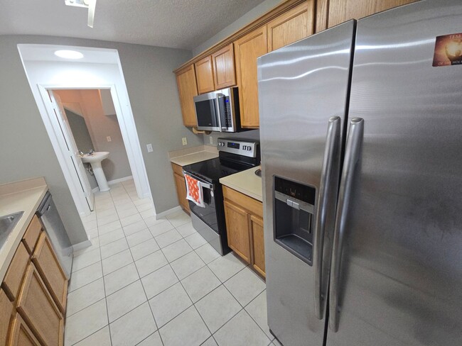 Building Photo - 3/3 Townhome In Valrico