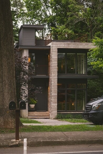 Building Photo - 1413A Riverside Dr